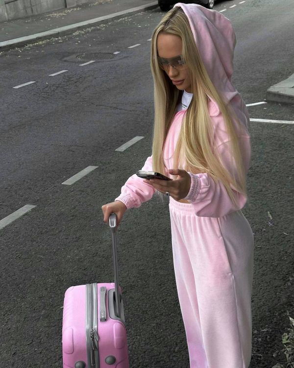 Костюм спортивний велюровий рожевого кольору