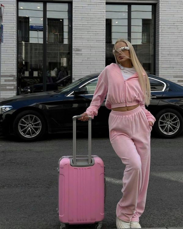 Костюм спортивний велюровий рожевого кольору