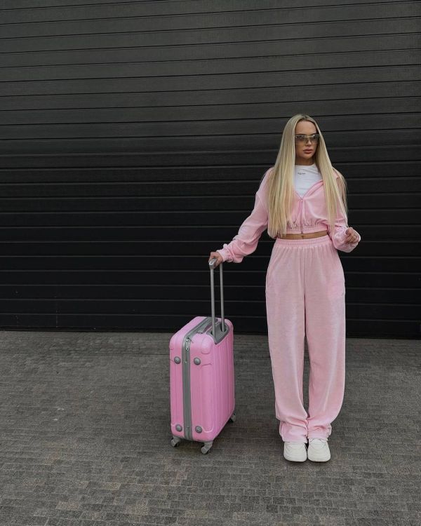 Костюм спортивний велюровий рожевого кольору