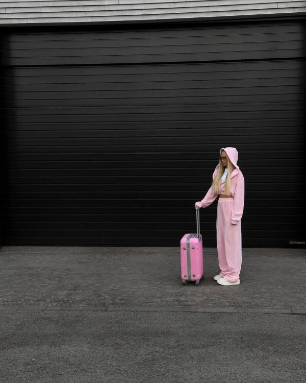 Костюм спортивний велюровий рожевого кольору