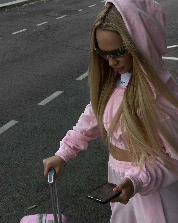 Костюм спортивний велюровий рожевого кольору